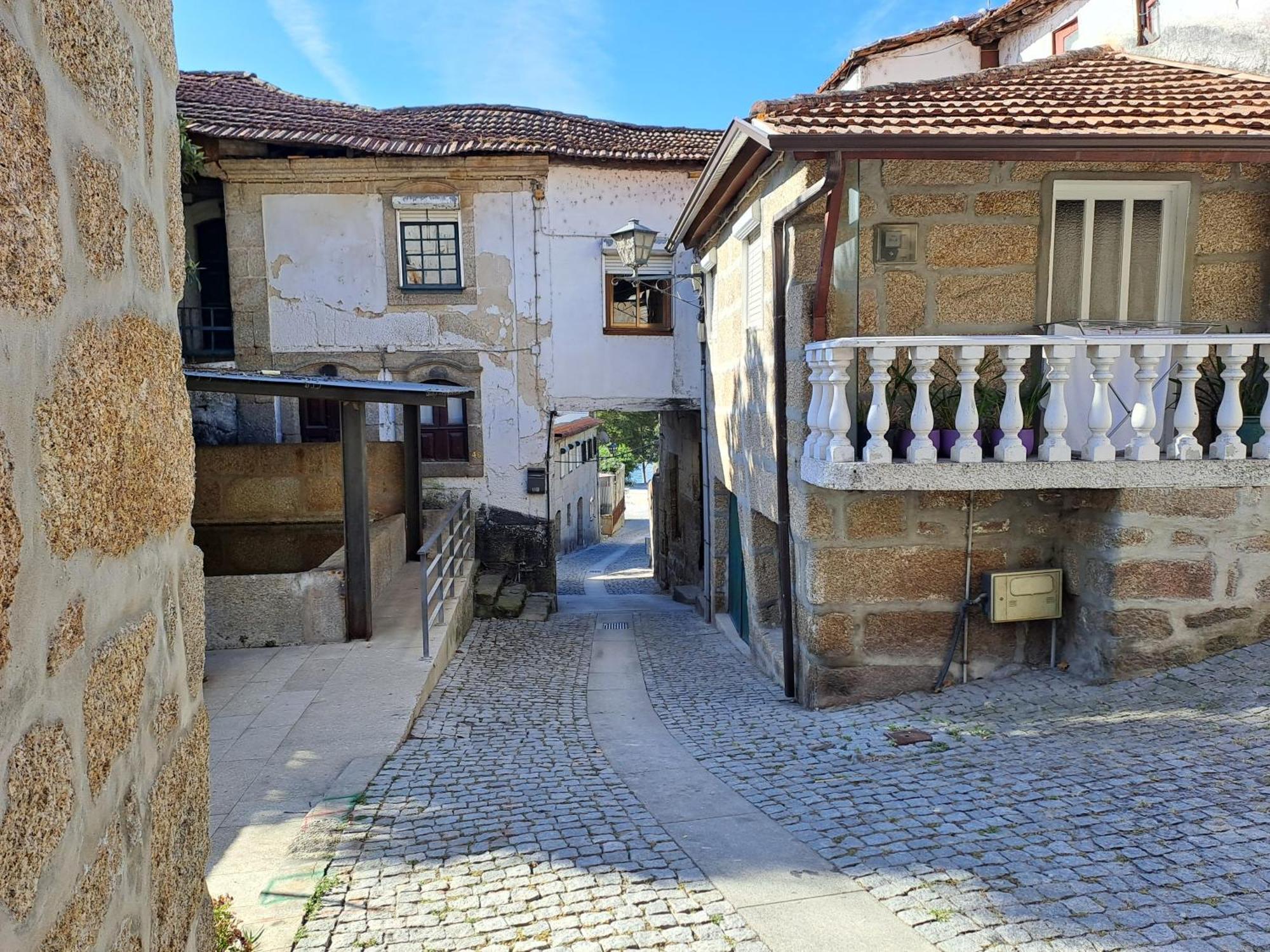 Burguesinha Al Entre-Os-Rios Apartment Exterior photo